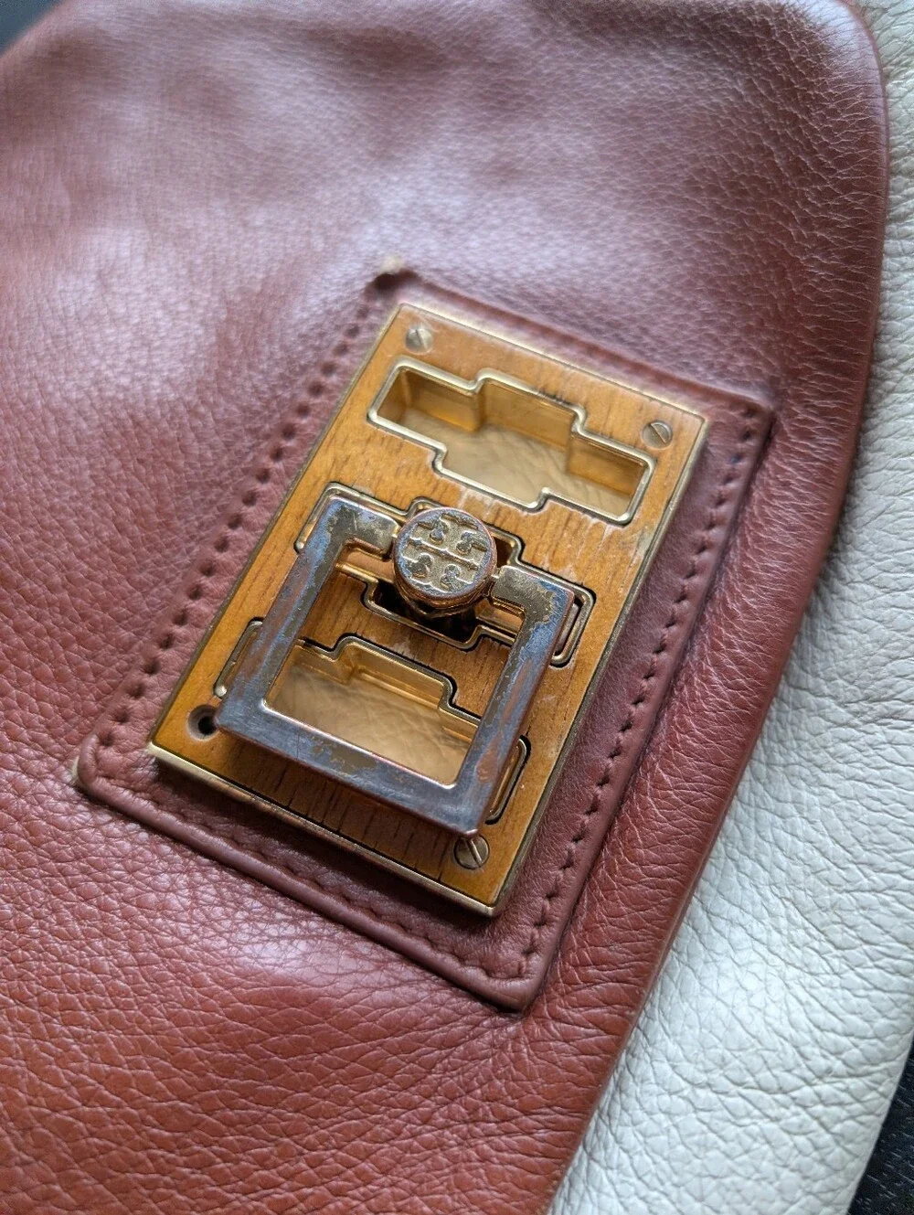 Tory Burch Turn-Lock 2-Way Chain Link Purse - Picture 10 of 12